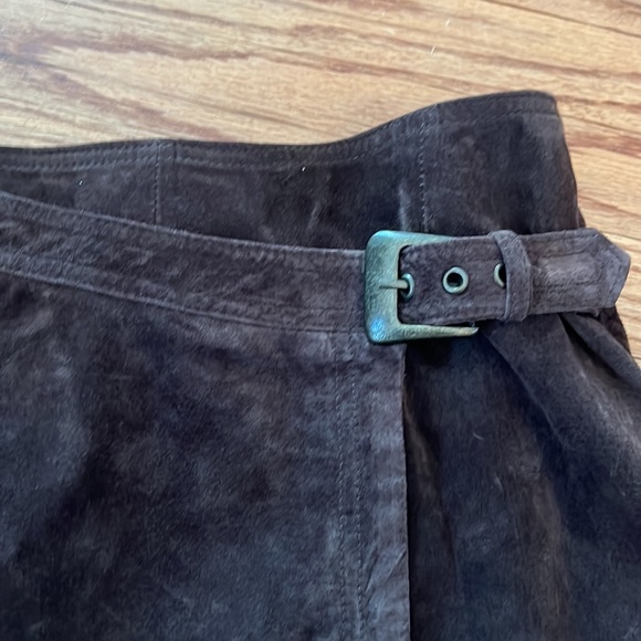 Vintage 90s real suede mini skirt- brown suede - Picture 2 of 7